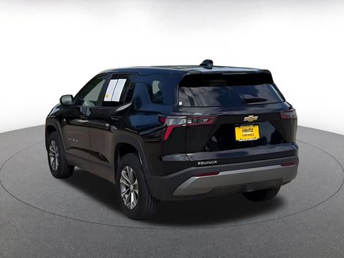 Used 2025 Chevrolet Equinox LT FWD image 11