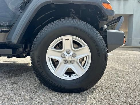 Used 2020 Jeep Gladiator Sport w/ Quick Order Package 24S AWD/4WD image 52