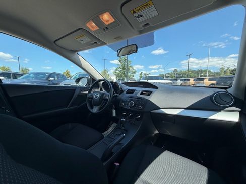 Used 2012 MAZDA MAZDA3 i Touring FWD image 9