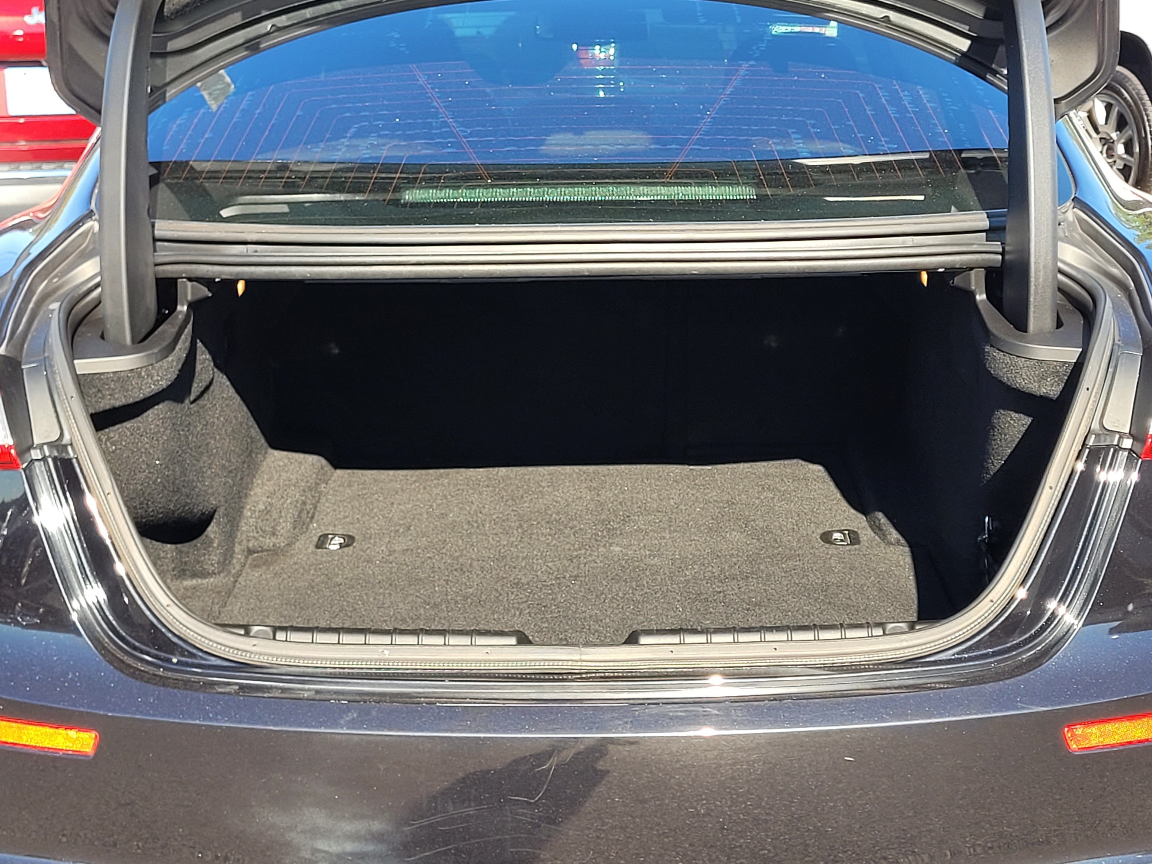 Used 2015 Maserati Ghibli RWD image 9
