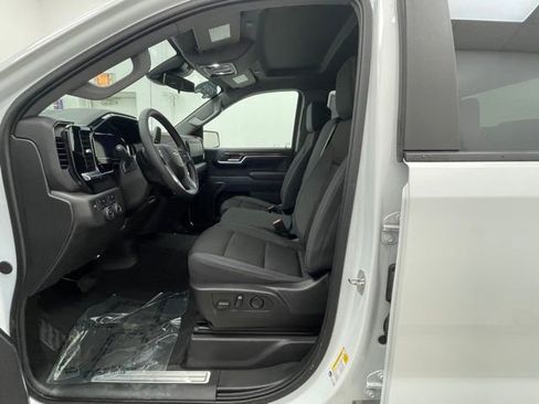 Used 2024 Chevrolet Silverado 1500 LT image 8