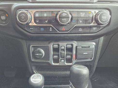 Used 2023 Jeep Wrangler Unlimited w/ Cold Weather Group AWD/4WD image 19