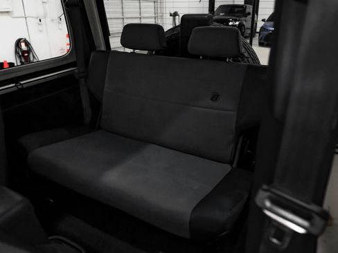 Used 2004 Jeep Wrangler Rubicon w/ Dual Top Group image 31