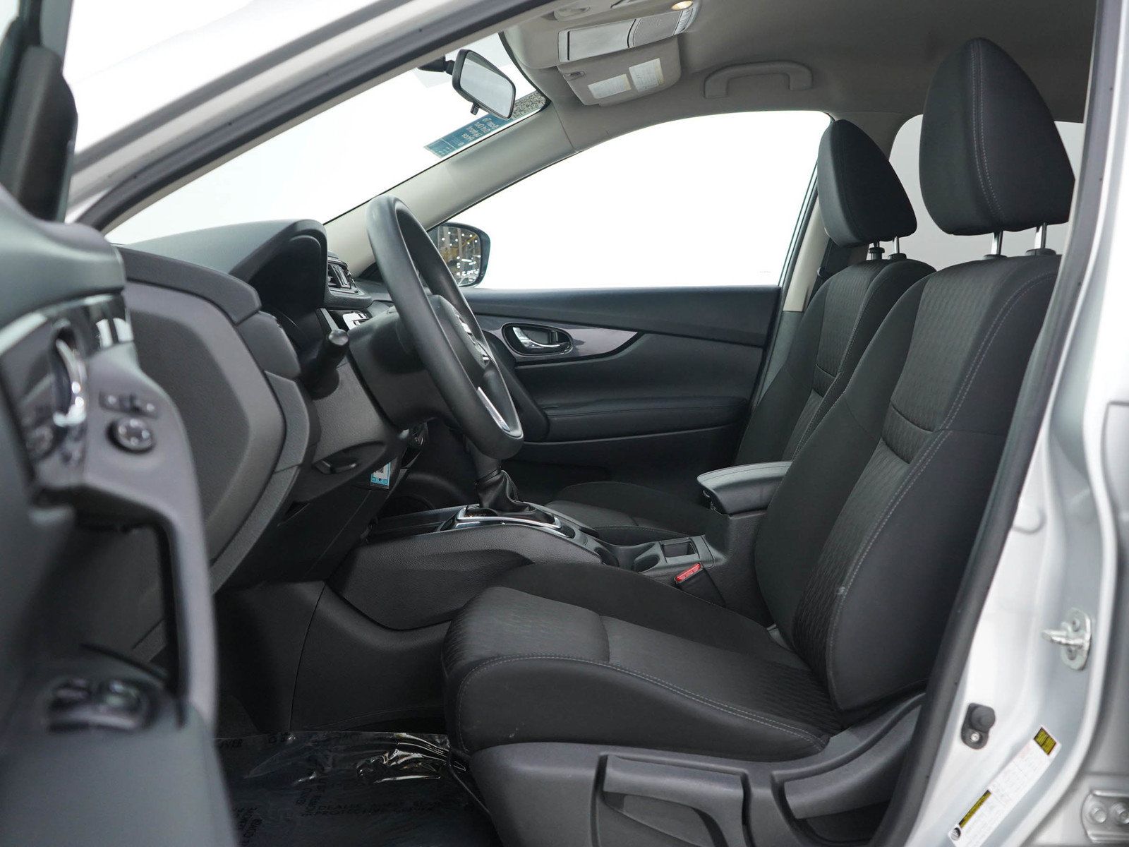 Used 2018 Nissan Rogue S AWD/4WD image 22