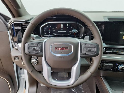 New 2025 GMC Sierra 1500 SLT image 21