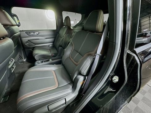 New 2025 Nissan Armada SL w/ Captain's Chari Seat Package image 27