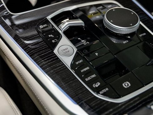 New 2026 BMW X5 xDrive50e w/ M Sport Package image 25