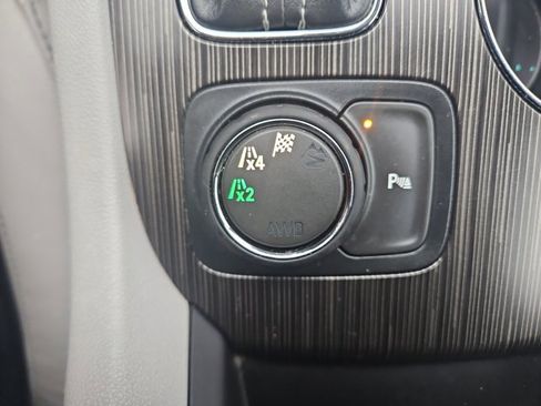 Used 2017 GMC Acadia SLT image 15