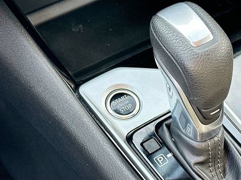 Certified 2024 Nissan Altima 2.5 SV FWD image 20
