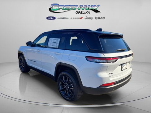 New 2025 Jeep Grand Cherokee Limited image 5