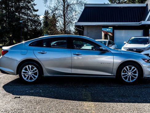 Used 2018 Chevrolet Malibu LT image 14