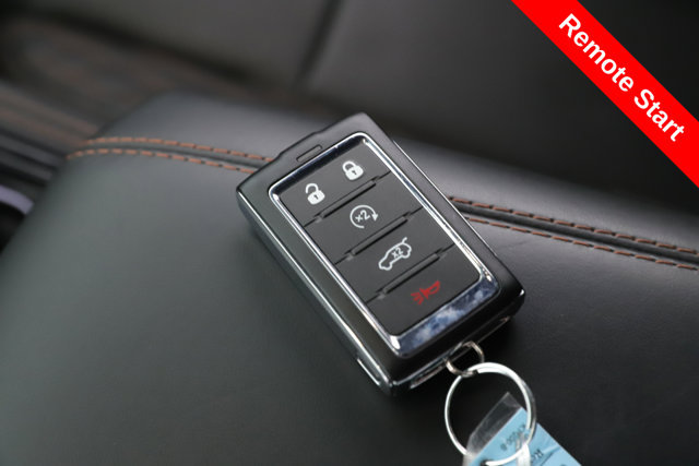 Used 2025 Jeep Grand Cherokee Summit AWD/4WD image 3