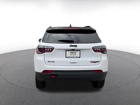Used 2025 Jeep Compass Trailhawk AWD/4WD image 12