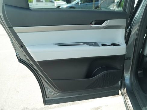 Used 2025 Hyundai Palisade SEL FWD image 16