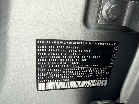 Used 2025 Volkswagen Taos SE image 18