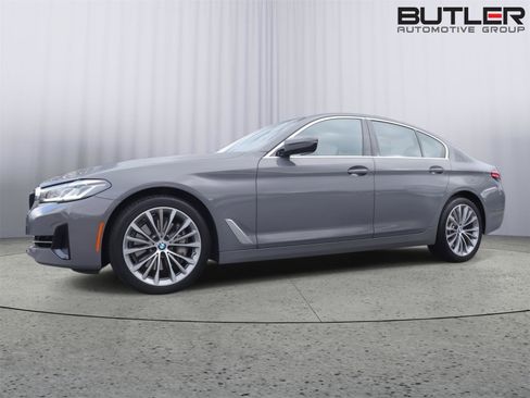 Certified 2022 BMW 540i image 42