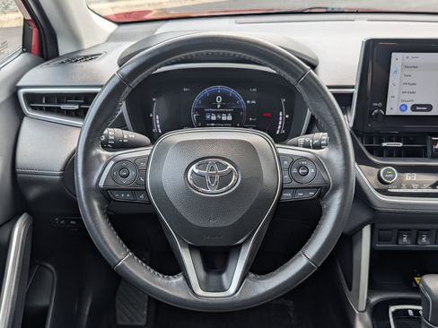 Used 2023 Toyota Corolla Cross XLE w/ Convenience Package AWD/4WD image 20