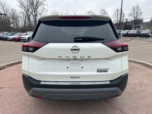 Used 2021 Nissan Rogue SV image 4