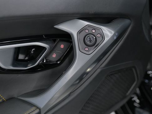Used 2019 Lamborghini Huracan LP 580-2 image 39