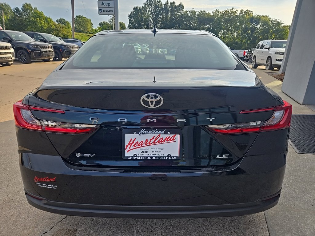 Used 2025 Toyota Camry LE FWD image 31