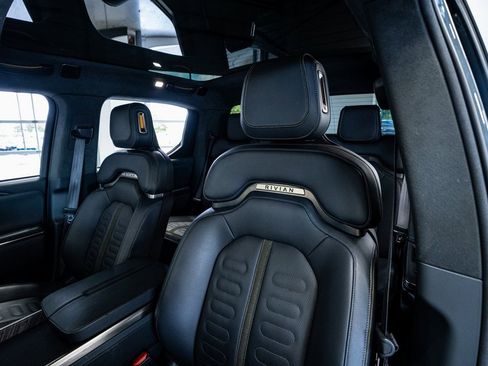 Used 2022 Rivian R1T Launch Edition image 42