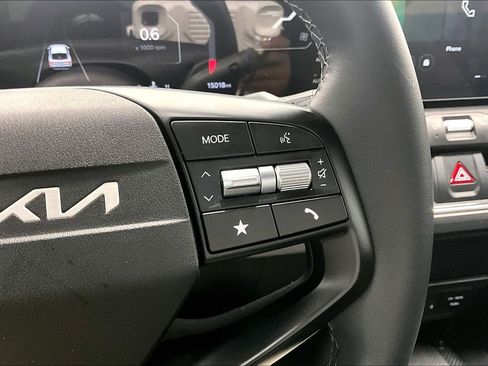 Used 2025 Kia K4 EX image 19