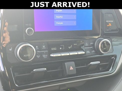 Used 2024 Toyota Highlander XLE image 20