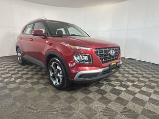 Used 2025 Hyundai Venue SEL FWD video 3