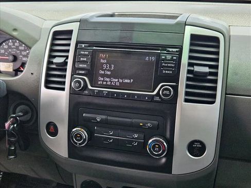 Used 2018 Nissan Frontier SV RWD image 17