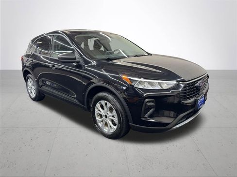 Used 2025 Ford Escape Active AWD/4WD image 9