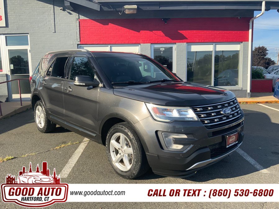 Used 2017 Ford Explorer XLT w/ Equipment Group 202A AWD/4WD image 3