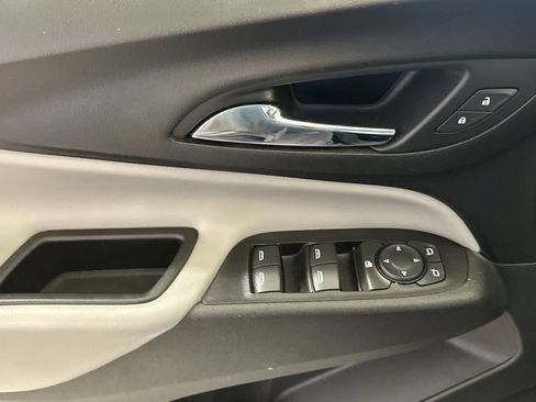 Used 2020 Chevrolet Equinox LS AWD/4WD image 13