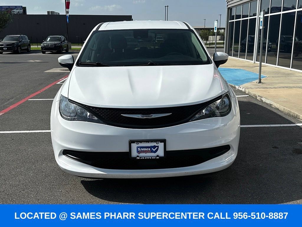 Used 2023 Chrysler Voyager LX FWD image 7