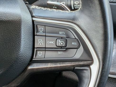 Certified 2022 Jeep Grand Cherokee L Limited AWD/4WD image 22