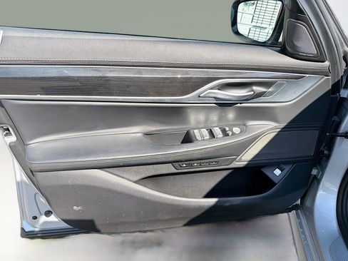 Used 2019 BMW 740i w/ Executive Package image 22