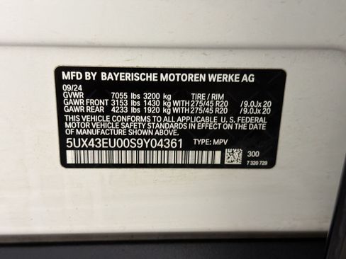 Used 2025 BMW X5 xDrive50e AWD/4WD image 26