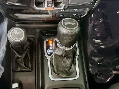 Certified 2022 Jeep Wrangler Unlimited Sport image 26