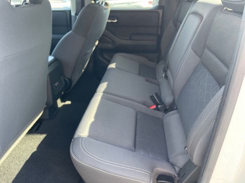 Used 2025 Nissan Frontier SV RWD image 12