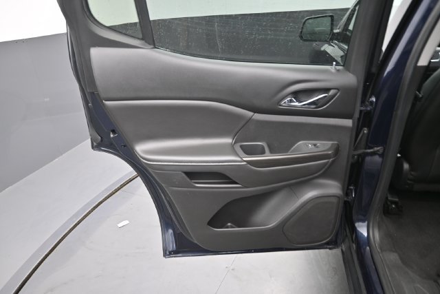 Used 2017 GMC Acadia SLT FWD image 18