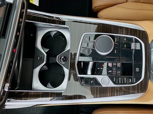 New 2026 BMW X7 xDrive40i w/ Premium Package image 15