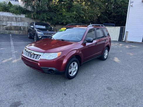 Used 2011 Subaru Forester 2.5X w/ Alloy Wheel Value Pkg AWD/4WD image 8