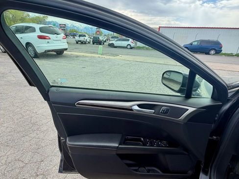 Used 2016 Ford Fusion SE w/ Equipment Group 202A image 25