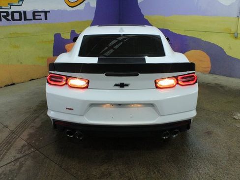 Used 2022 Chevrolet Camaro LT image 7