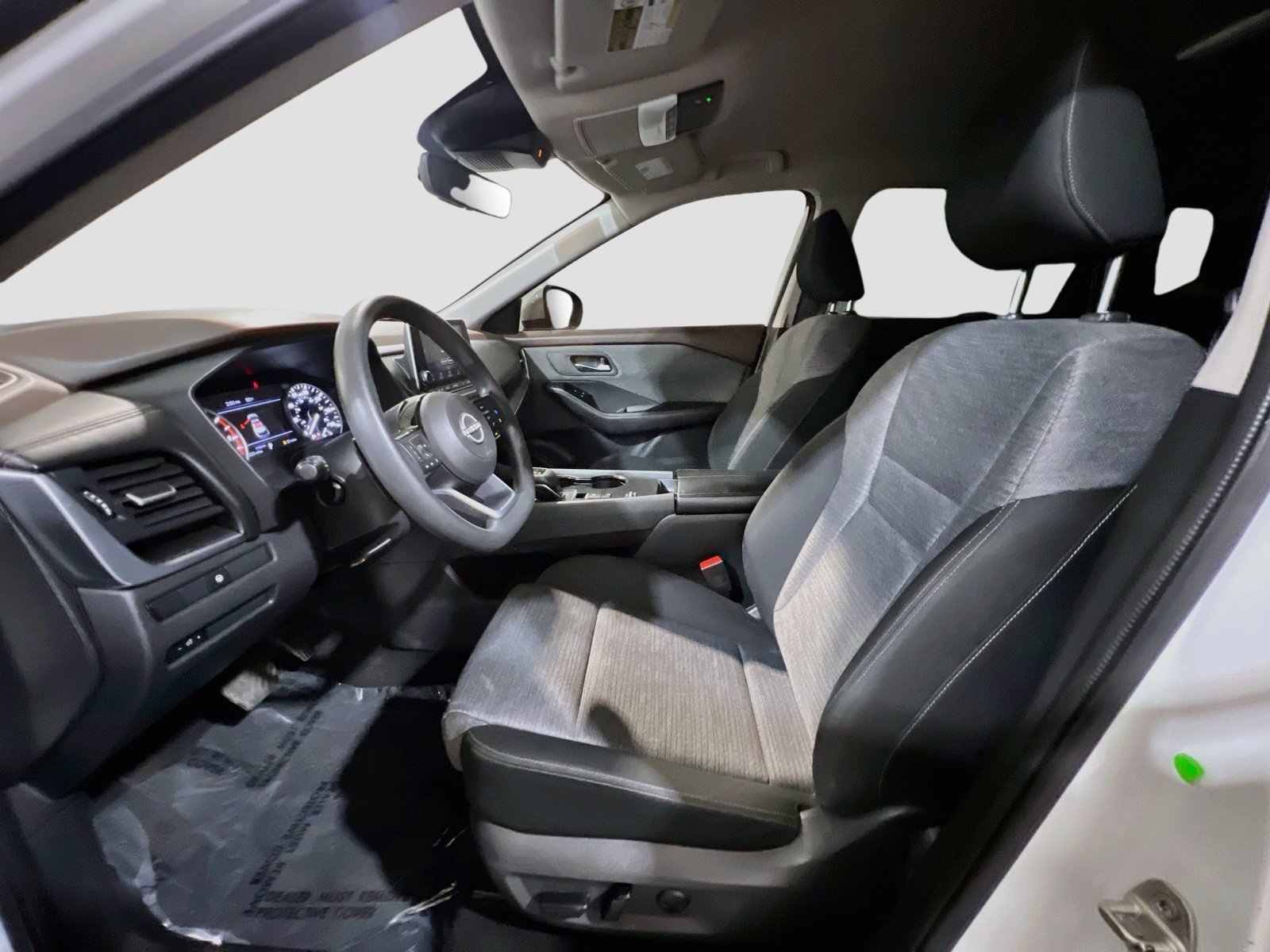 Used 2023 Nissan Rogue SV FWD image 14
