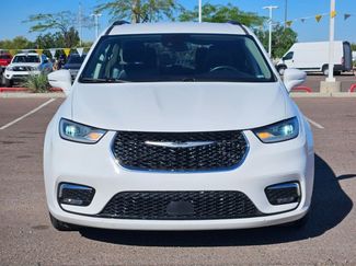 Used 2022 Chrysler Pacifica Touring-L video 2