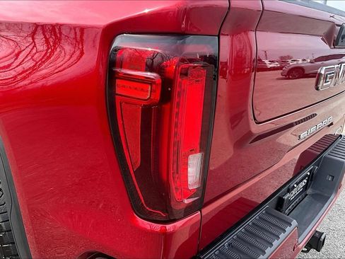 Used 2025 GMC Sierra 1500 AT4 w/ AT4 Premium Package AWD/4WD image 42