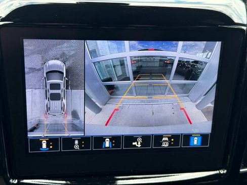Certified 2023 Chevrolet Traverse LT w/ LT Premium Package AWD/4WD image 4