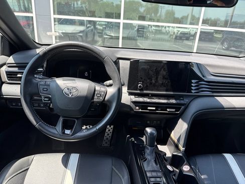 Used 2025 Toyota Camry SE FWD image 13