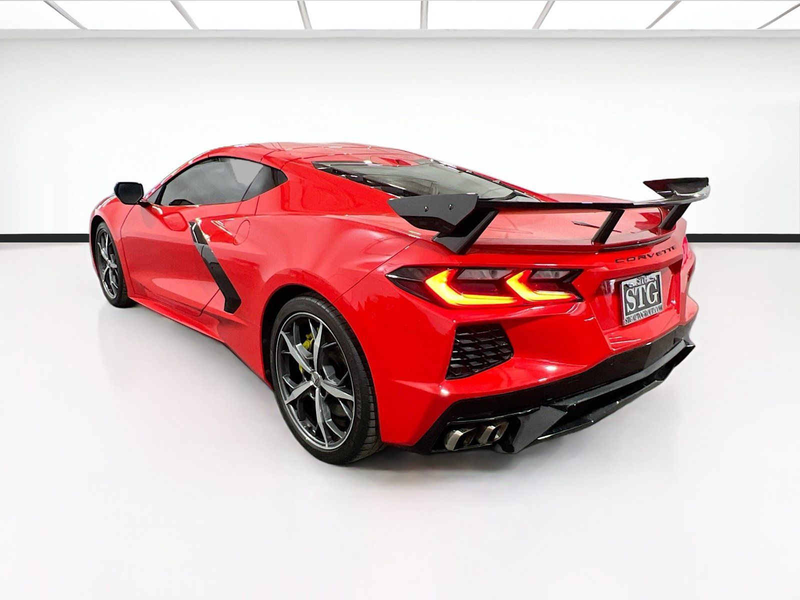 Used 2021 Chevrolet Corvette Stingray Premium Cpe w/ Z51 Performance Package RWD image 6