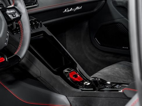 Used 2023 Lamborghini Huracan Tecnica RWD image 22